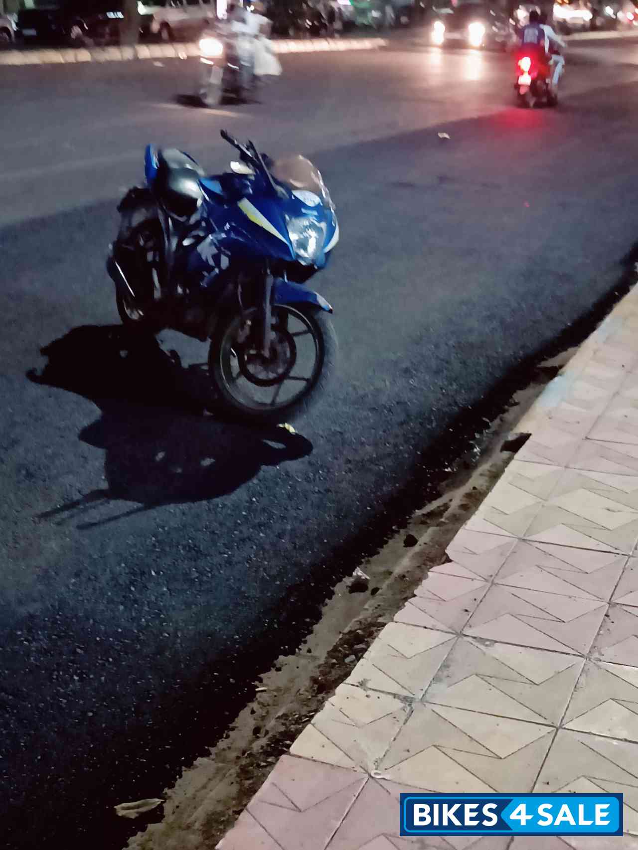 Blue Suzuki Gixxer SF