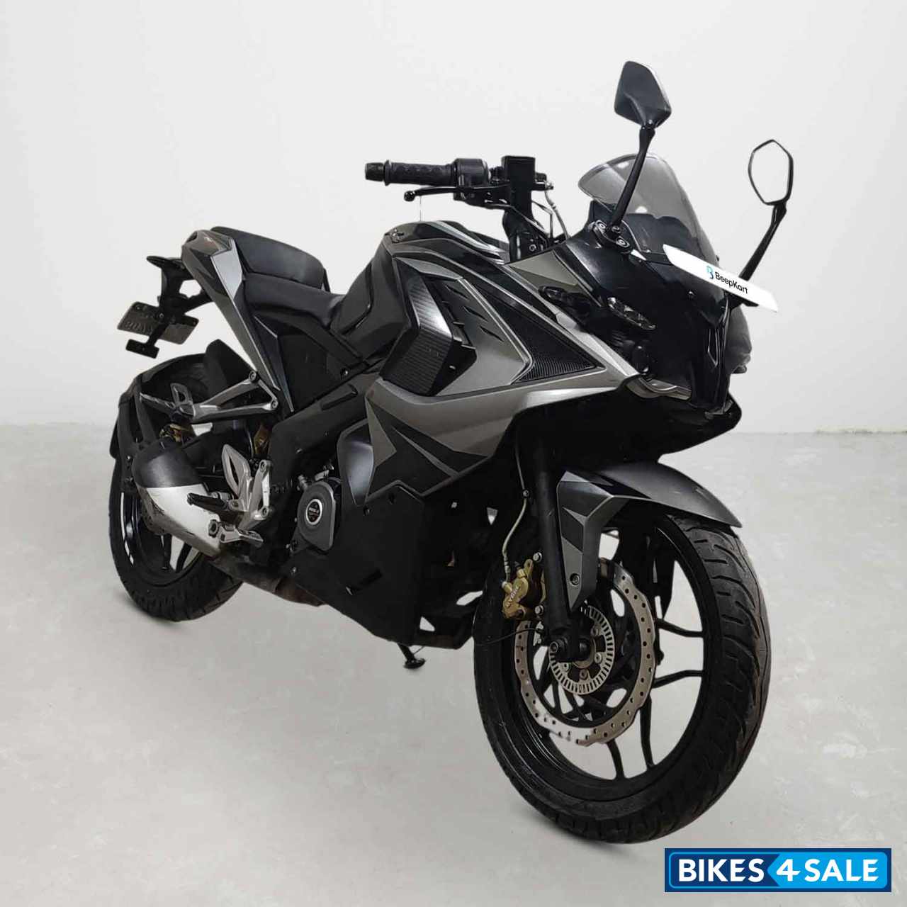 Bajaj Pulsar RS 200