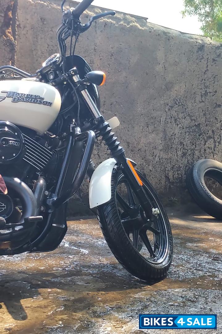 Boneville Salt Pier Harley Davidson Street 750