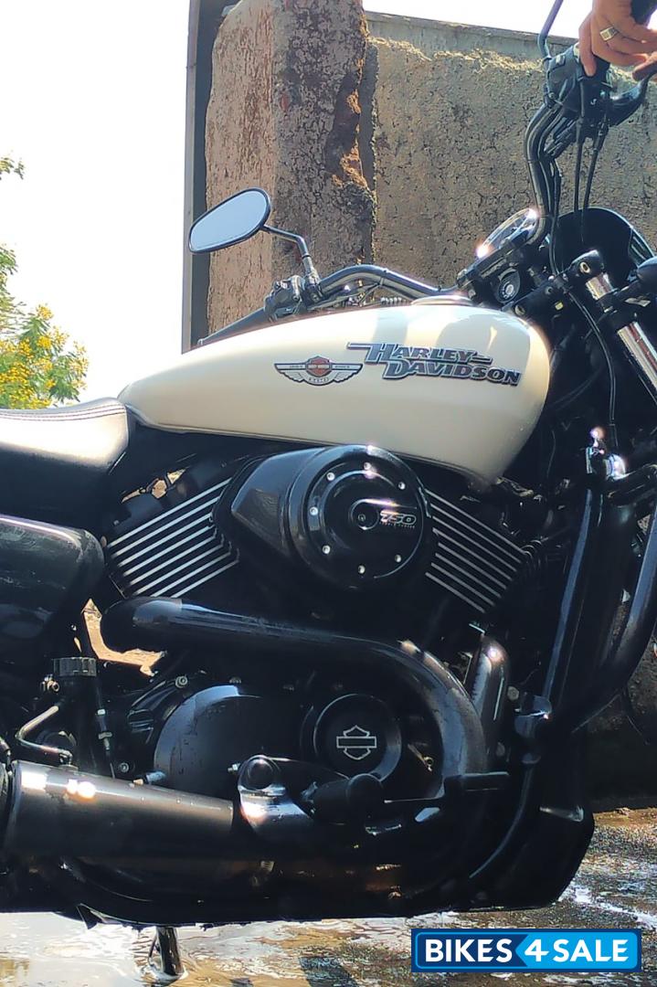 Boneville Salt Pier Harley Davidson Street 750