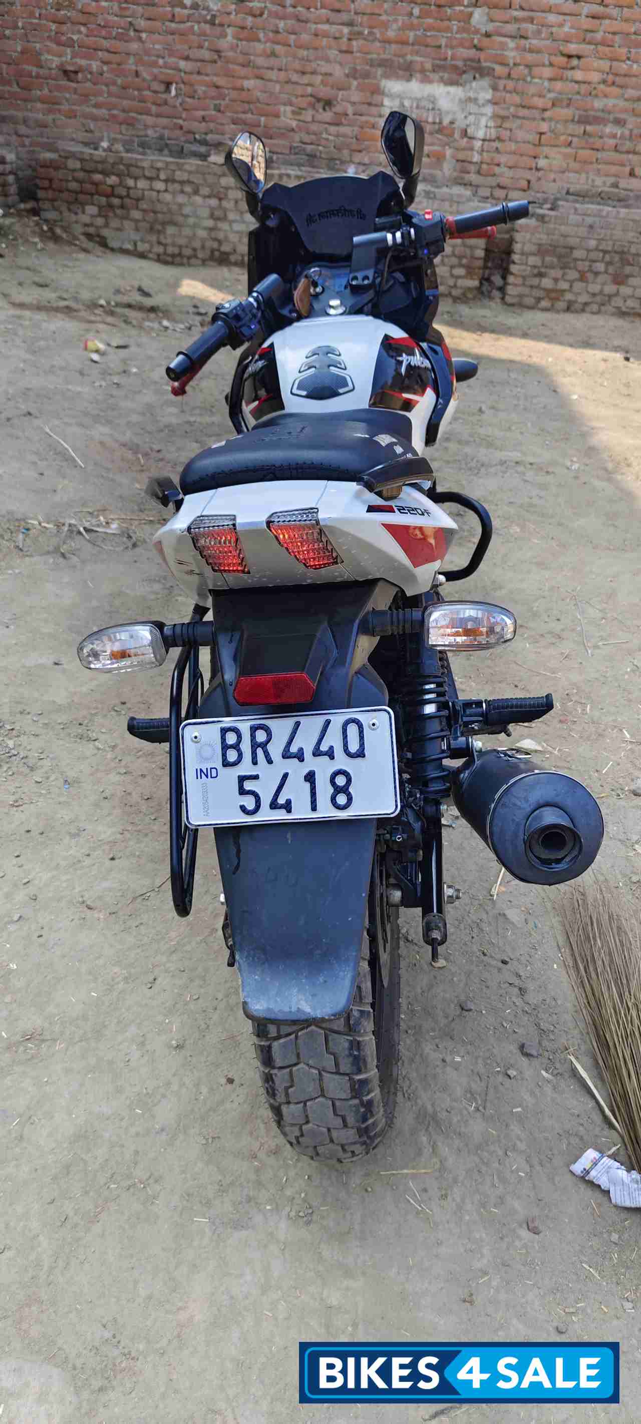 Bajaj Pulsar 220 DTSFi