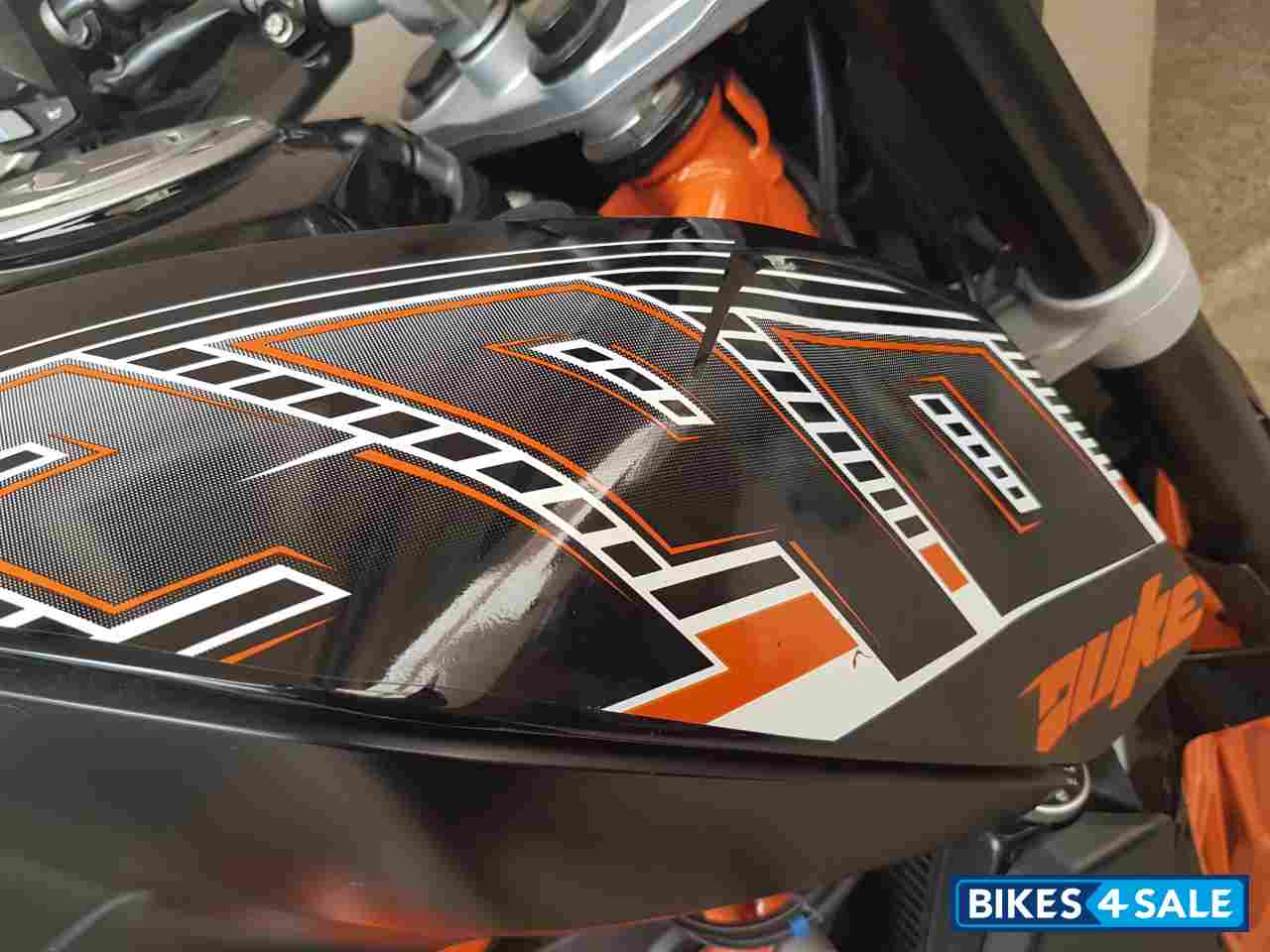 Black KTM Duke 390