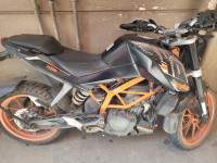 Black KTM Duke 390