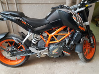 Black KTM Duke 390