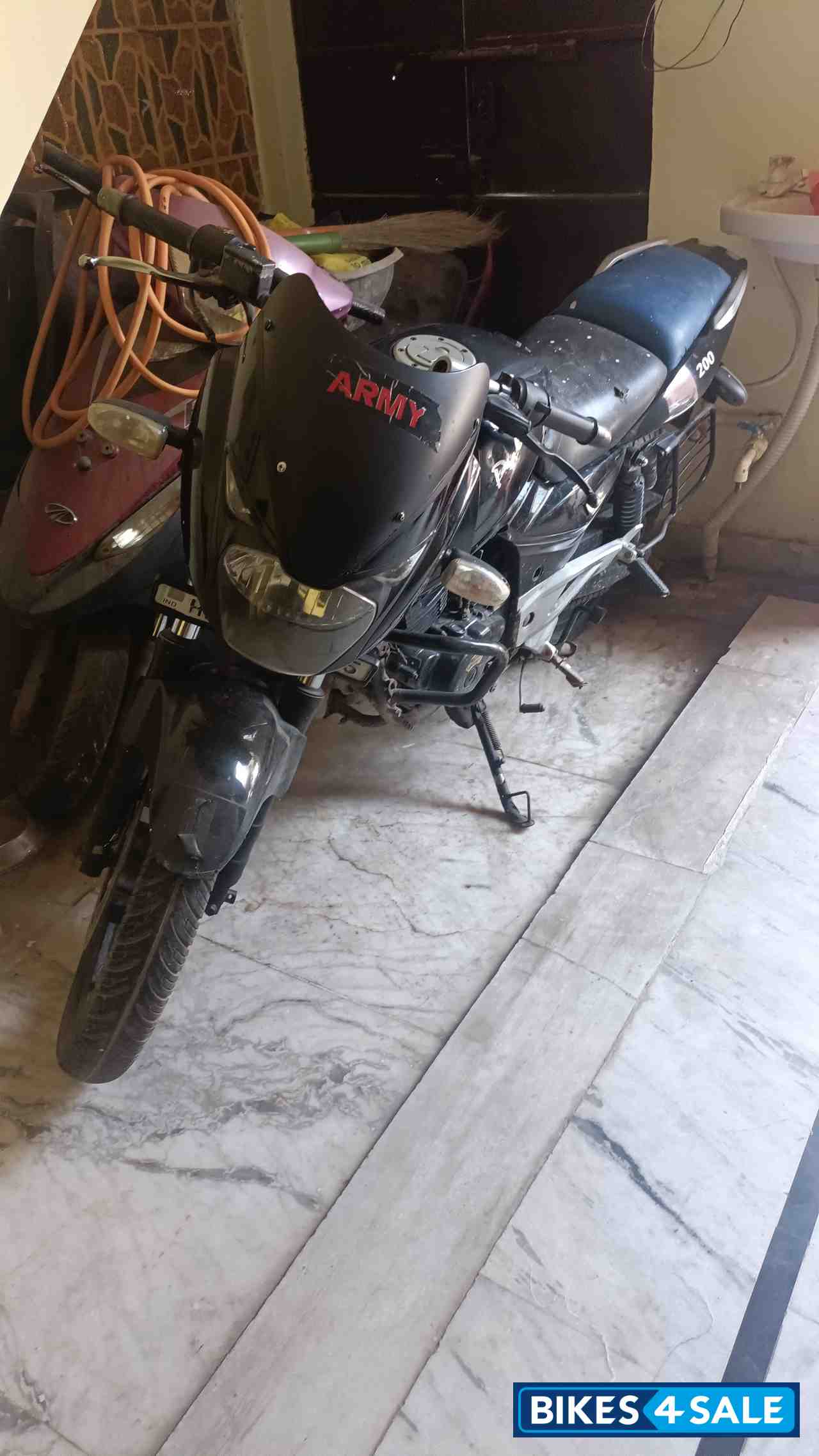 Bajaj Pulsar 180