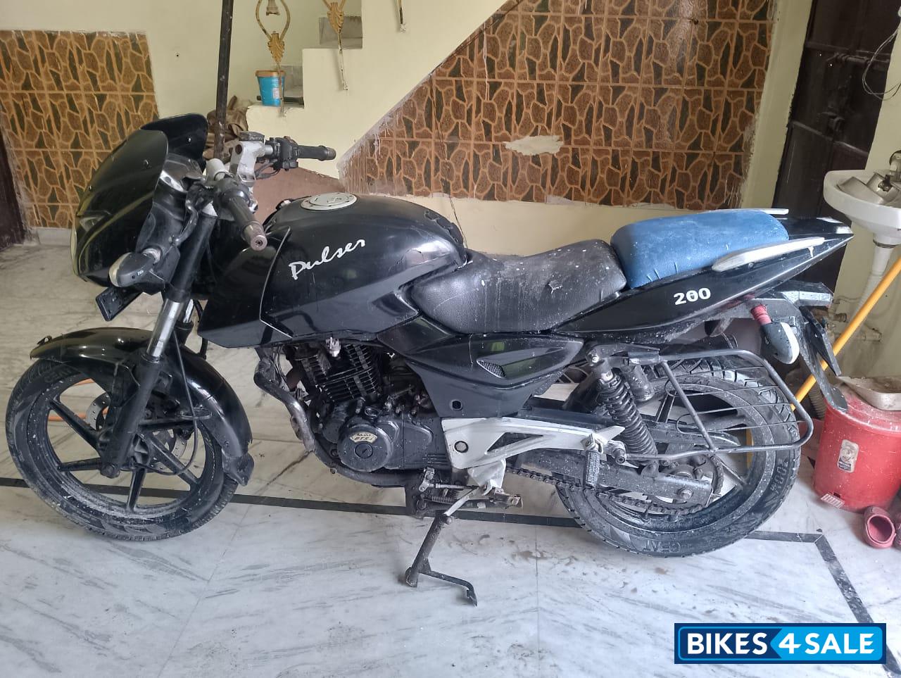 Bajaj Pulsar 180