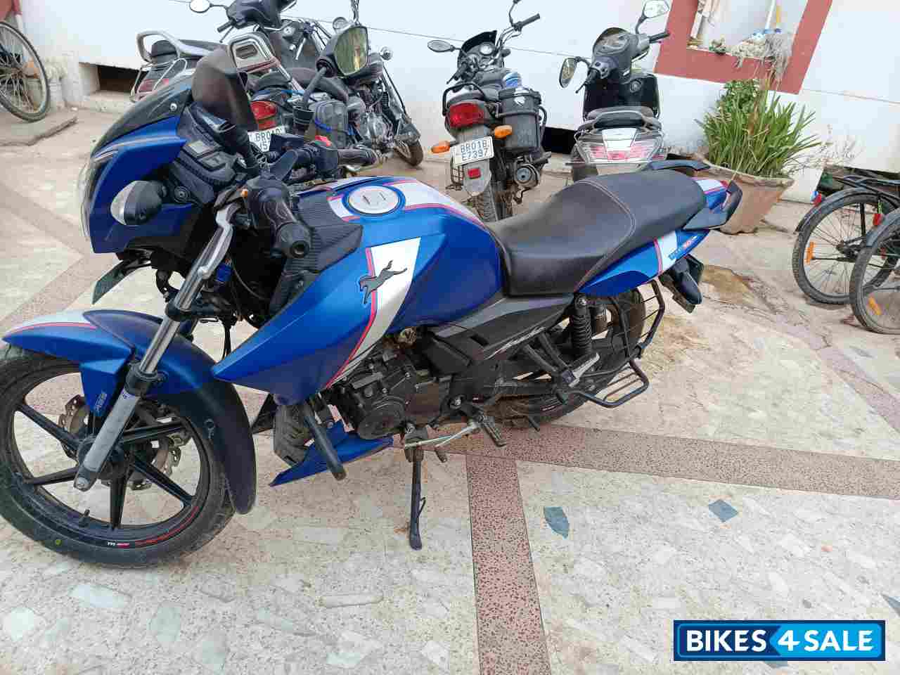 Matt Blue TVS Apache RTR 160 2020