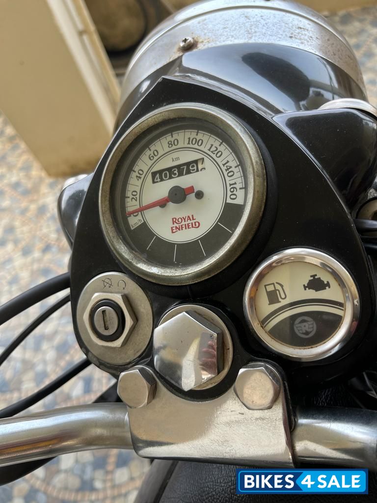 Black Royal Enfield Classic 500