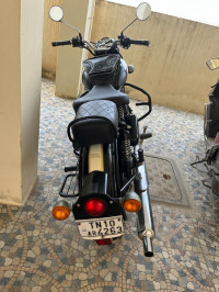 Black Royal Enfield Classic 500