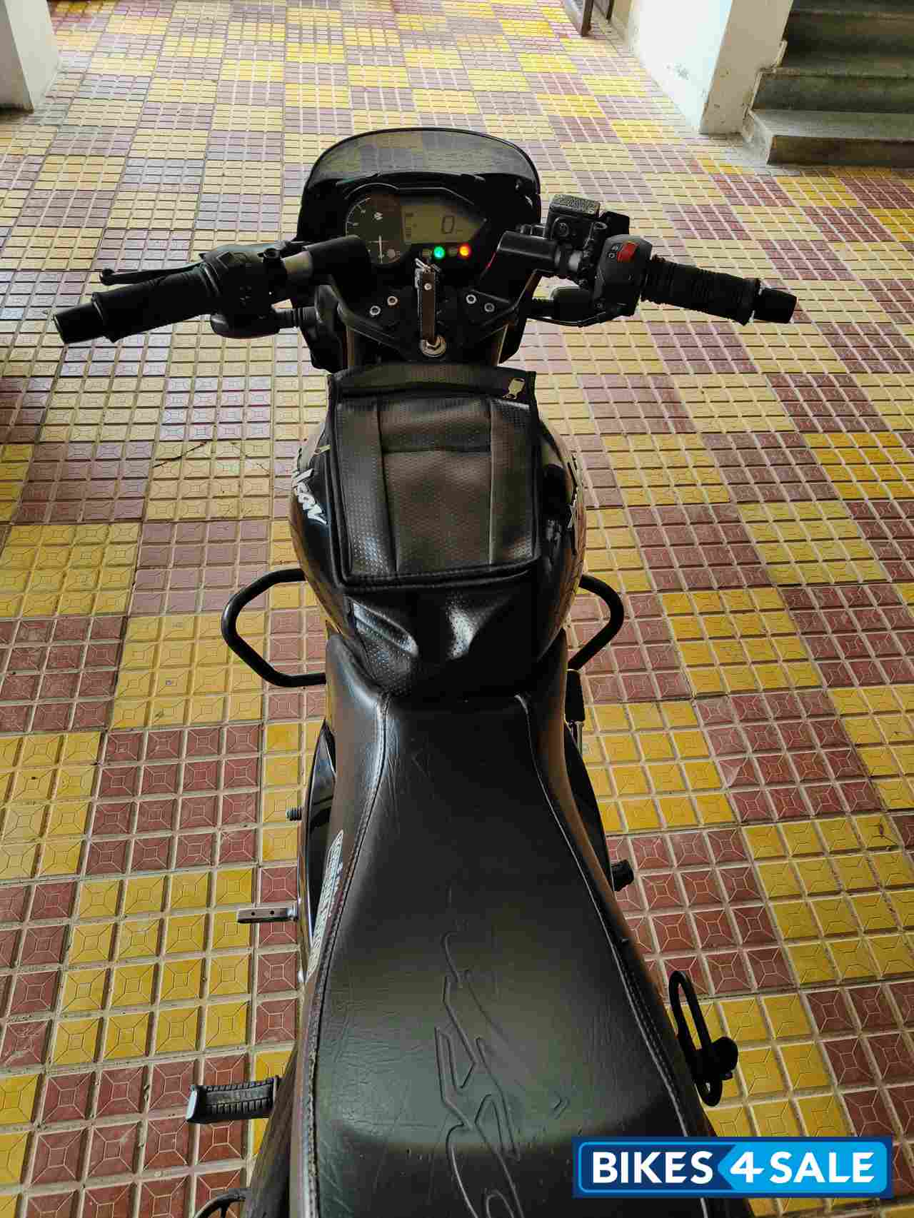 Black Bajaj Pulsar 125