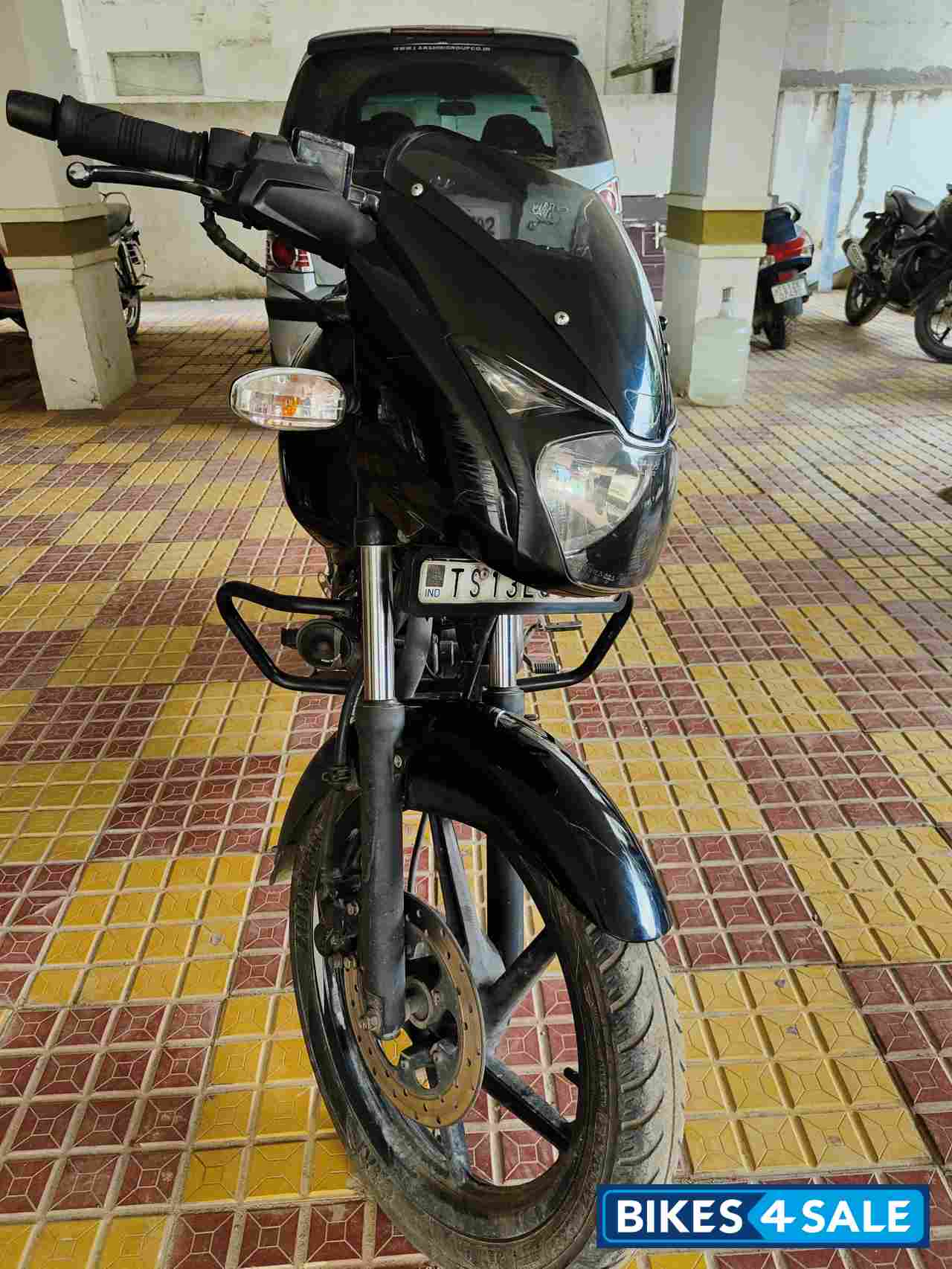 Black Bajaj Pulsar 125