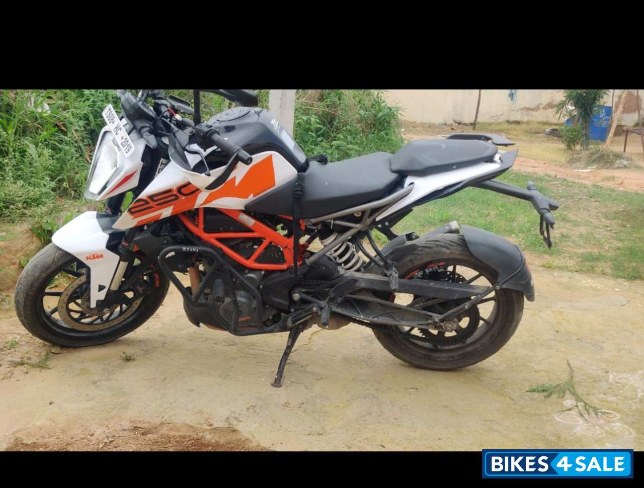 White KTM Duke 250