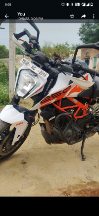 White KTM Duke 250