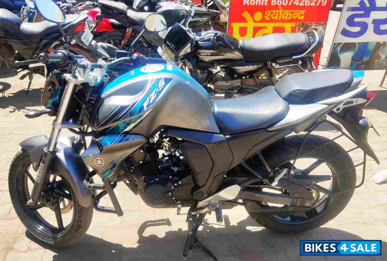 Hurricane Grey Yamaha FZ-S FI V2