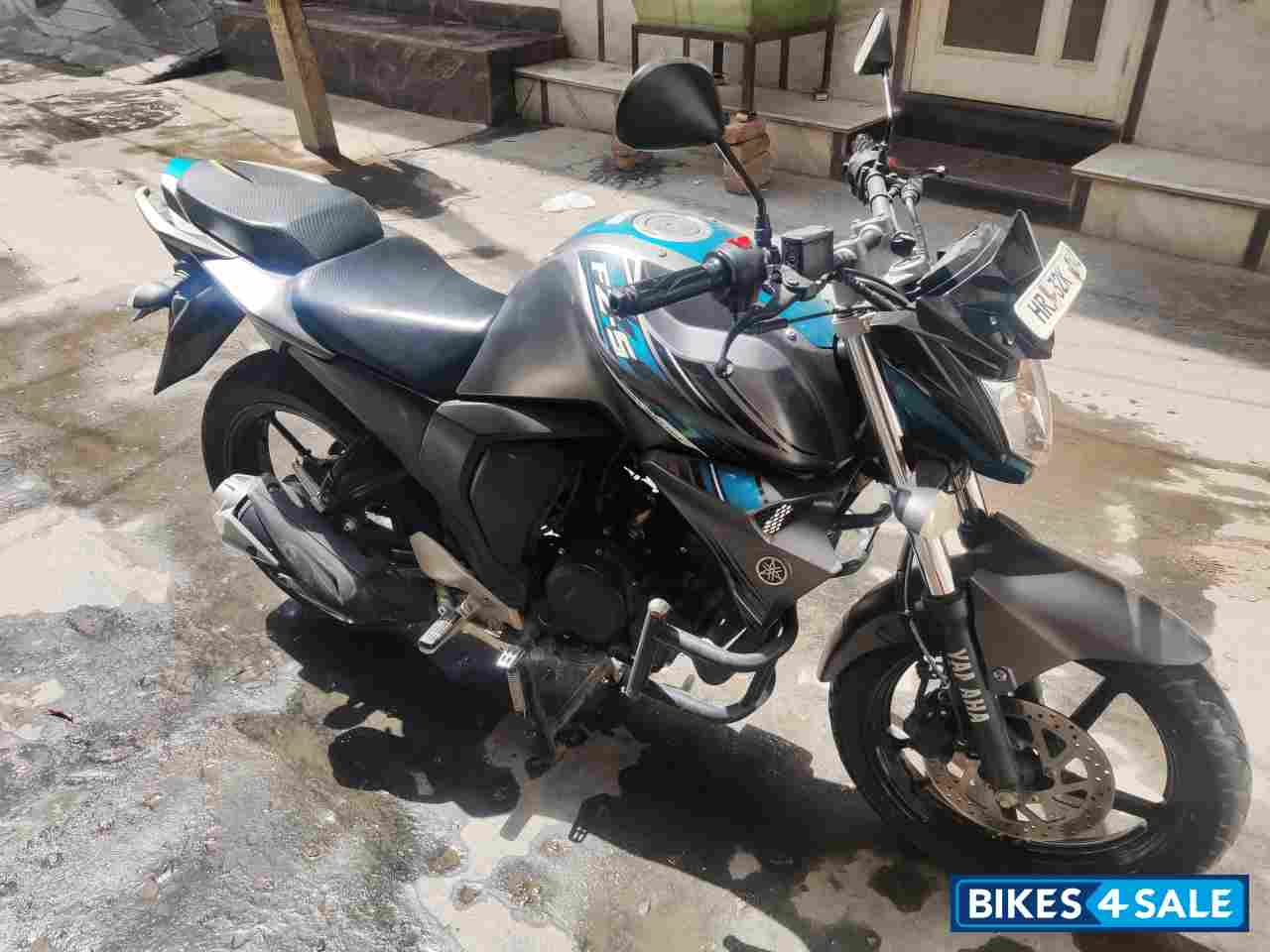 Hurricane Grey Yamaha FZ-S FI V2