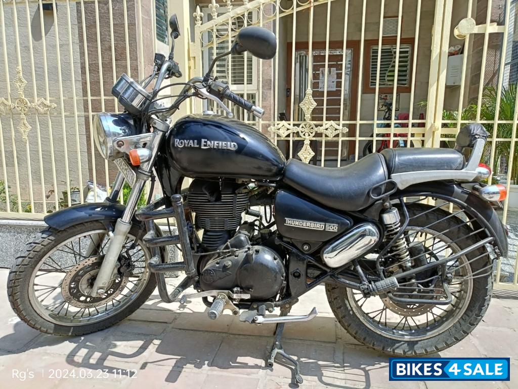Black Royal Enfield Thunderbird 500