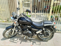 Black Royal Enfield Thunderbird 500