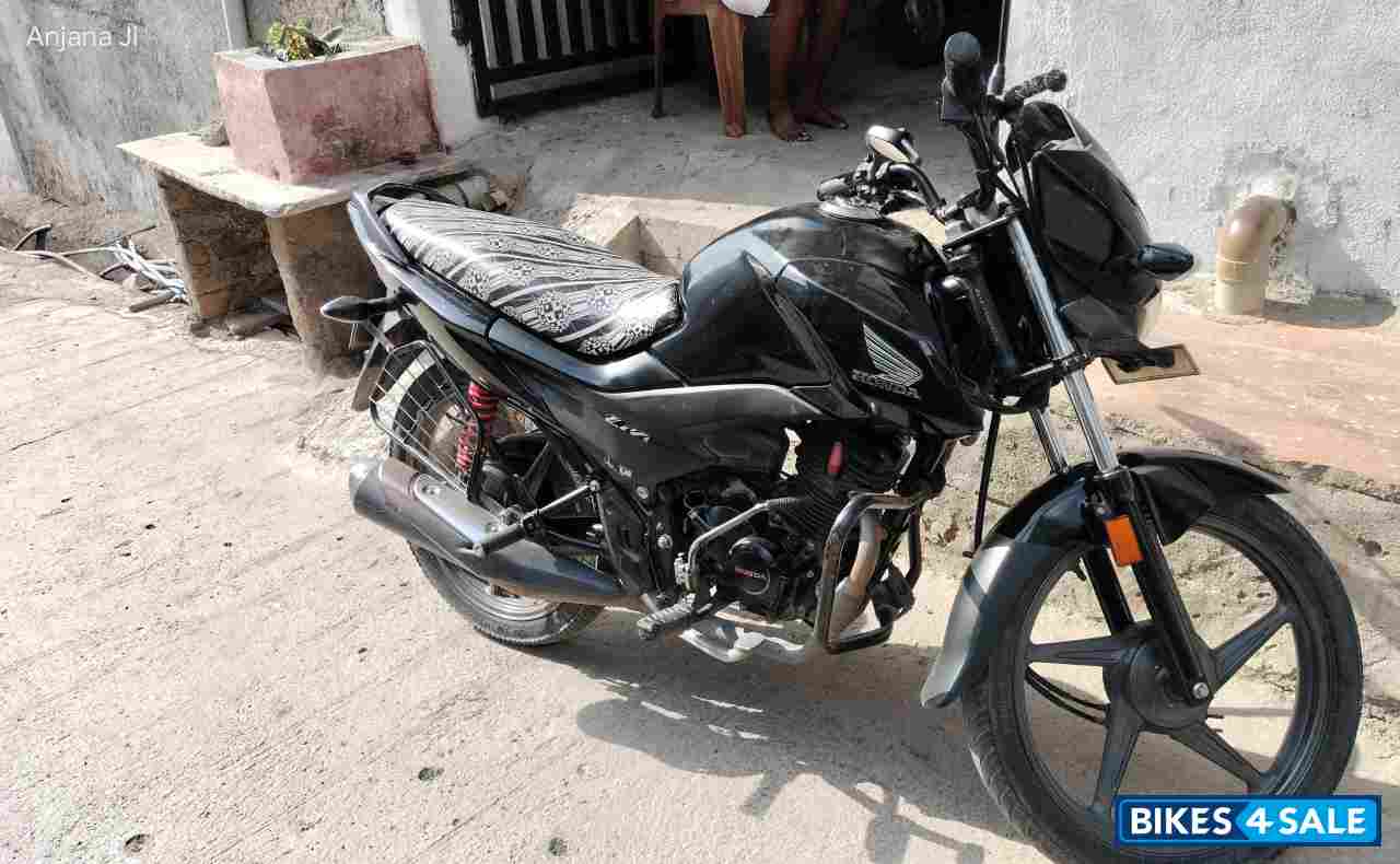 Black Honda Livo 110