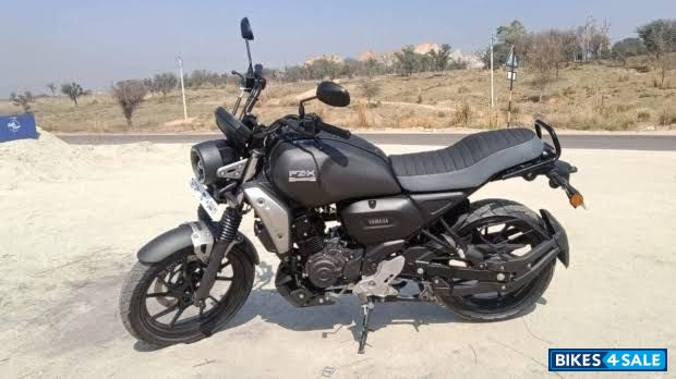 Black Yamaha  FX Z