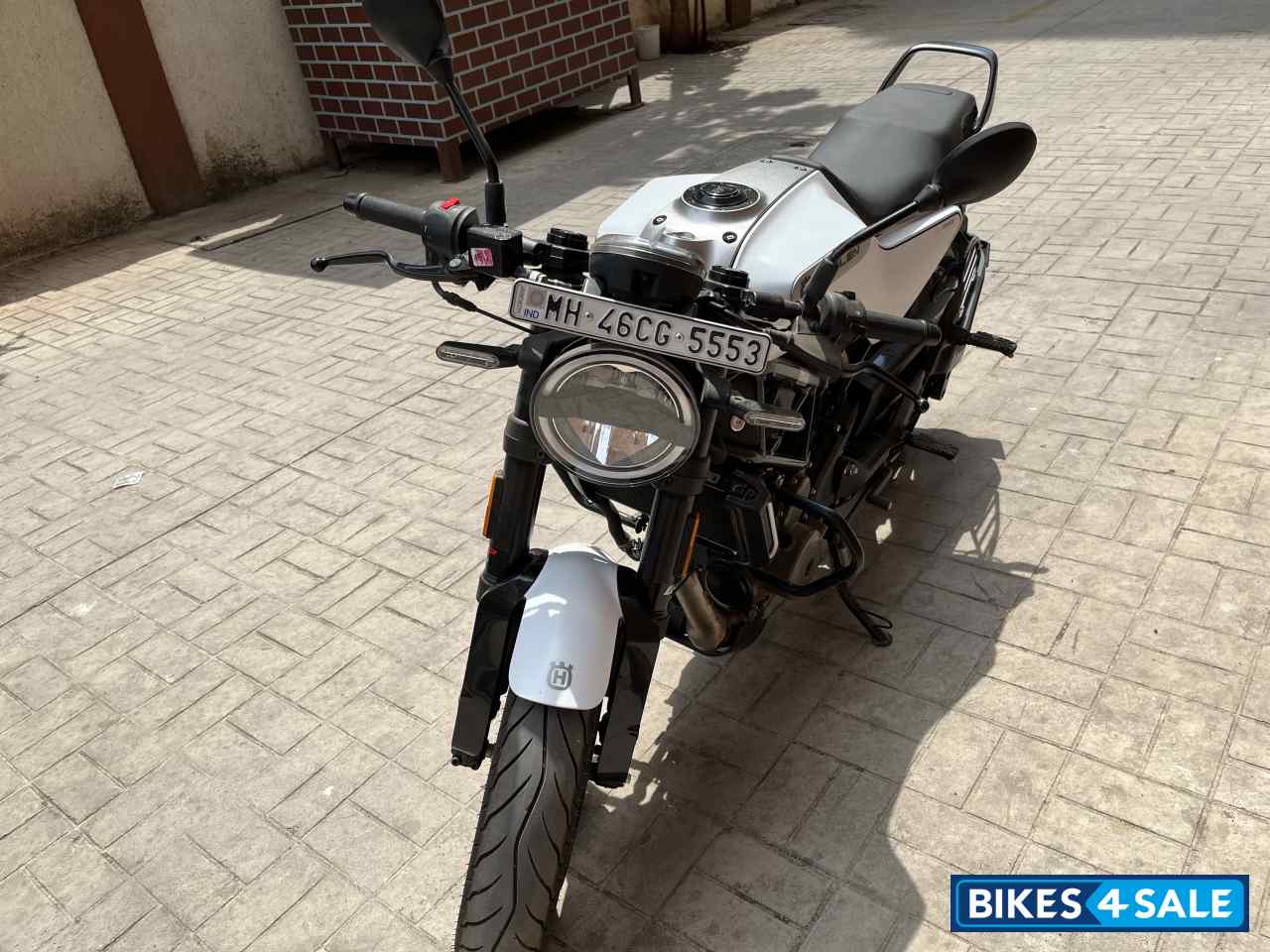 Ceramic White Husqvarna Vitpilen 250 2022