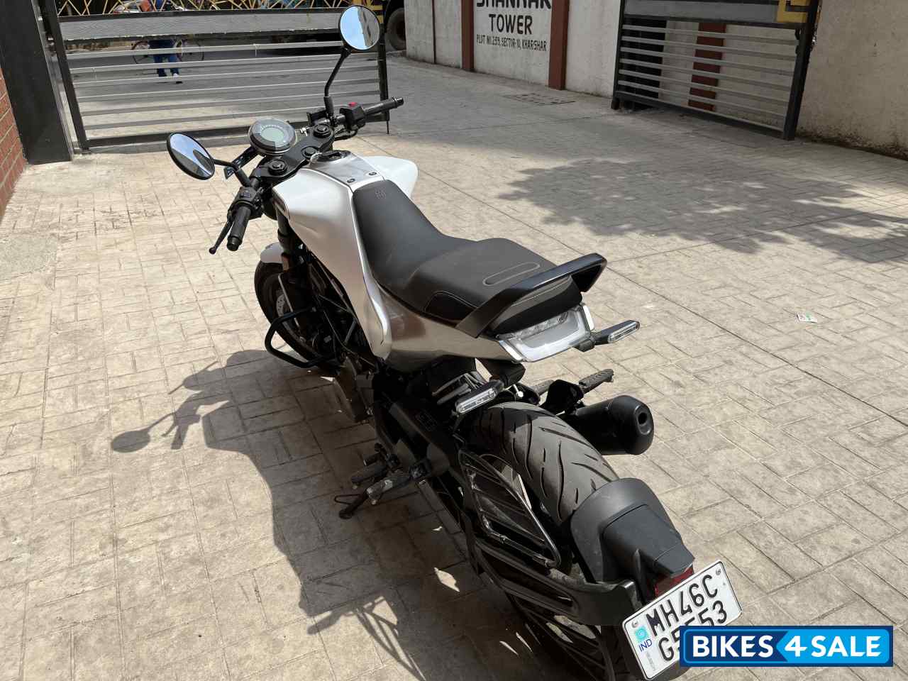 Ceramic White Husqvarna Vitpilen 250 2022