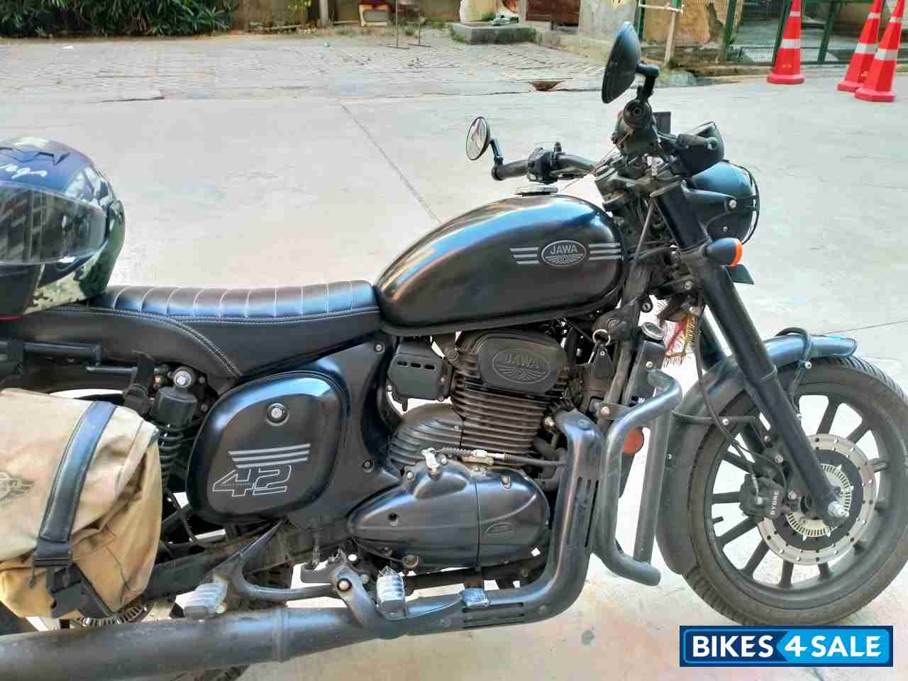 Jawa 42 Dual Channel ABS AllStar Black Jawa 42 Dual Channel ABS AllStar Black