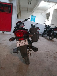 Red Bajaj Platina 100 ES