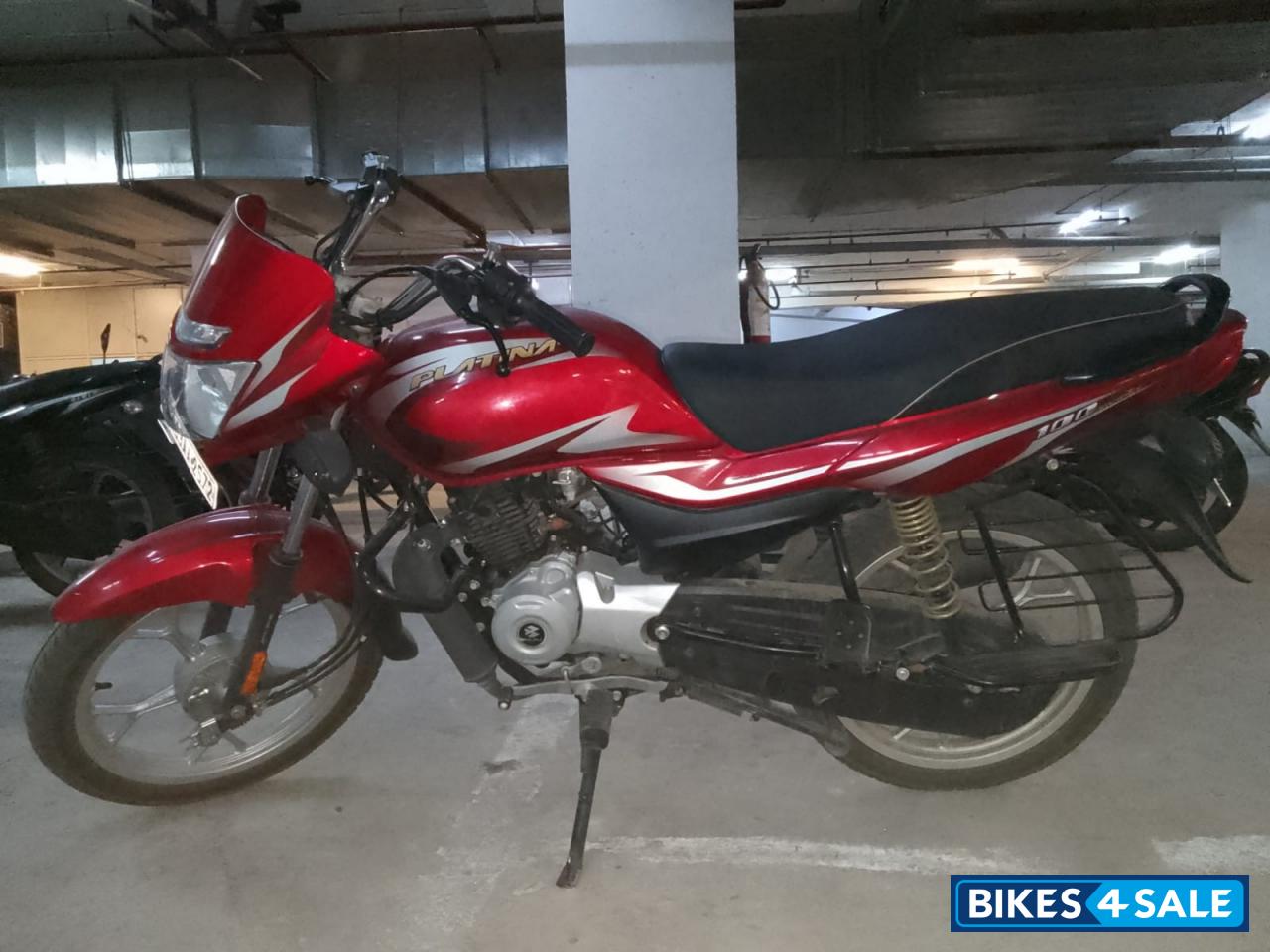 Red Bajaj Platina 100 ES