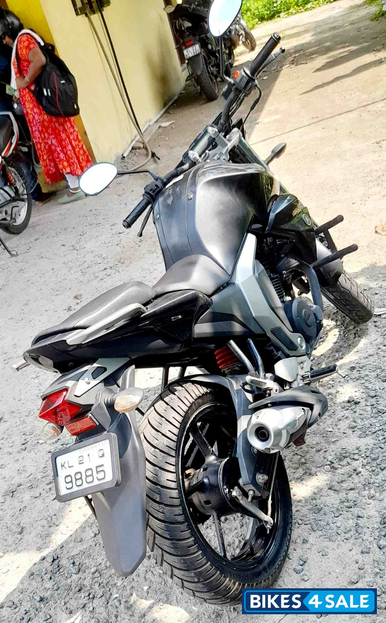 Yamaha FZ FI V2