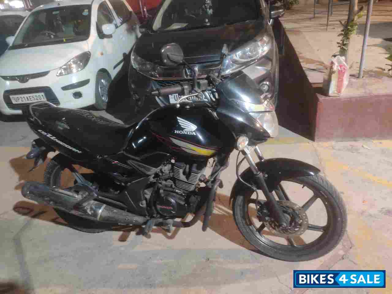 Black Honda CB Unicorn