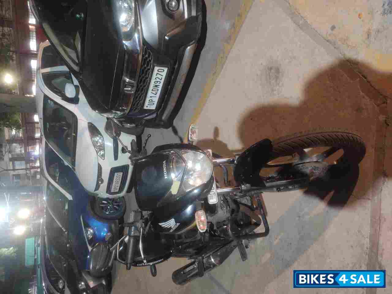 Black Honda CB Unicorn