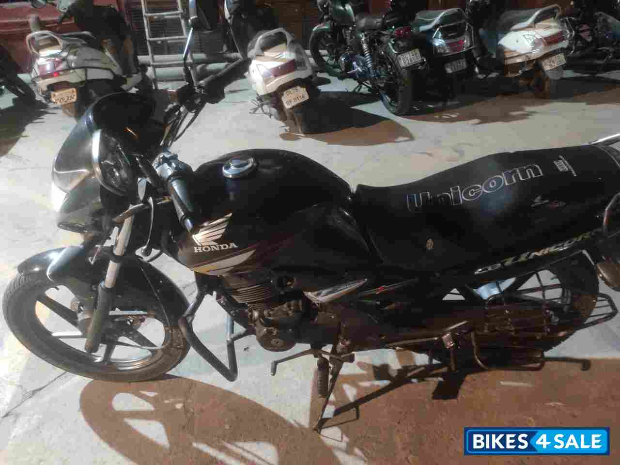 Black Honda CB Unicorn