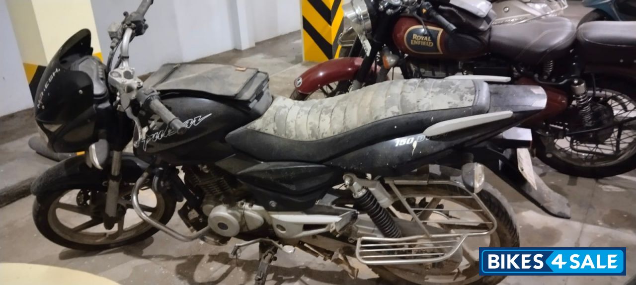 Black Bajaj Pulsar 150 DTSi