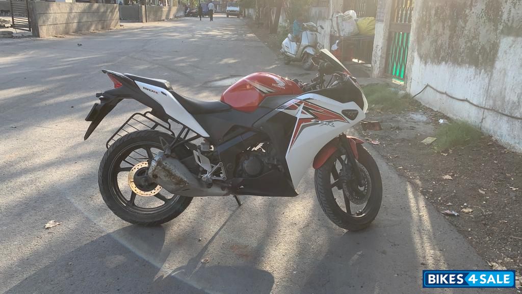 Red & White Honda CBR 150R