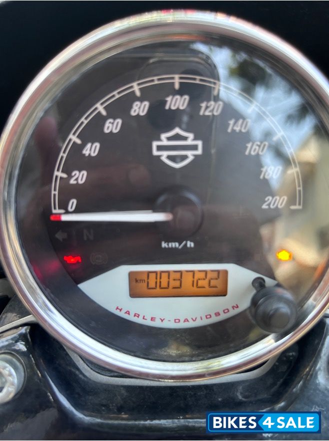 Black Harley Davidson Street 750