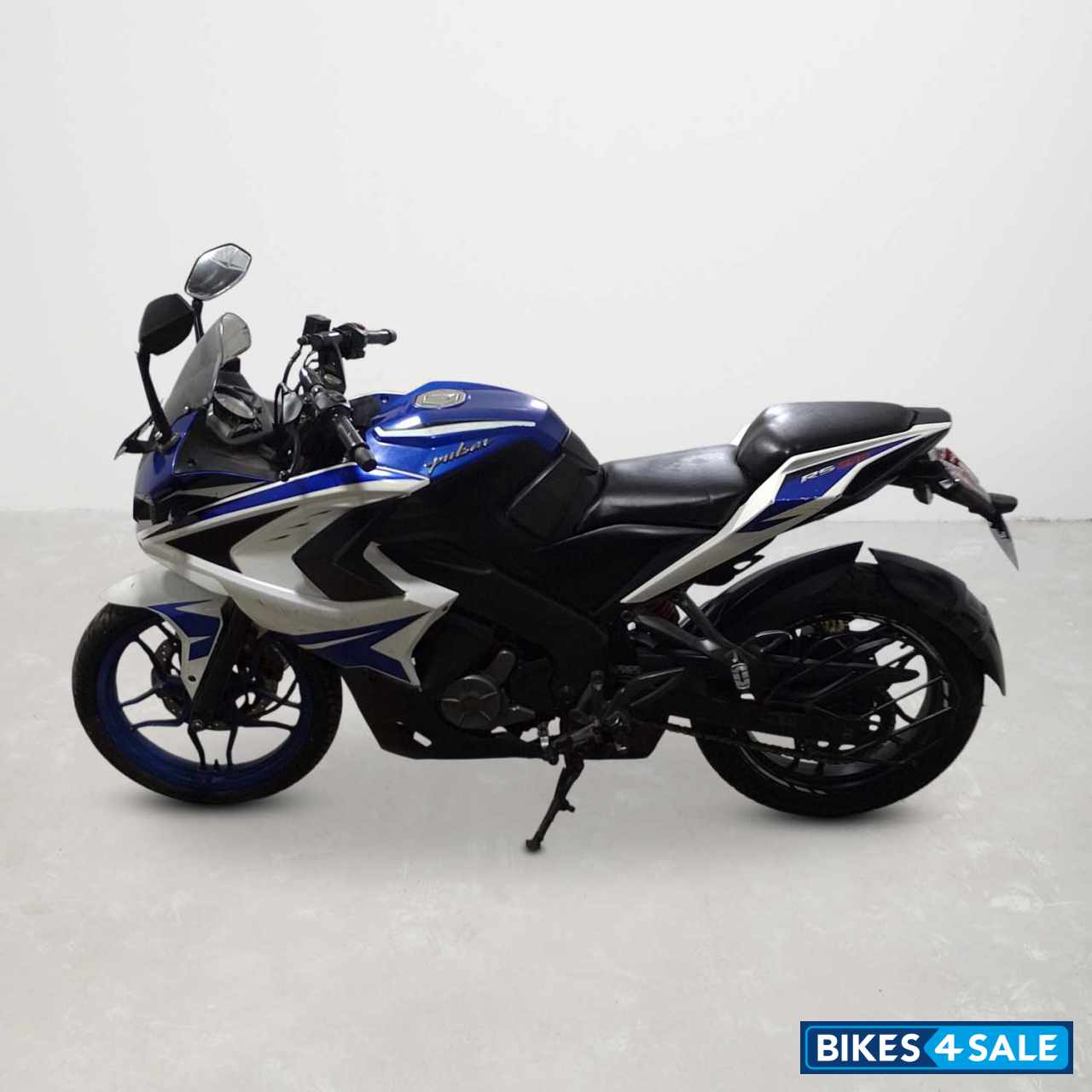 Bajaj Pulsar RS 200