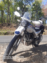 White / Blue Hero Xpulse 200 4V