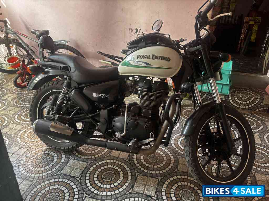 White Royal Enfield Thunderbird X 350 White Royal Enfield Thunderbird X 350