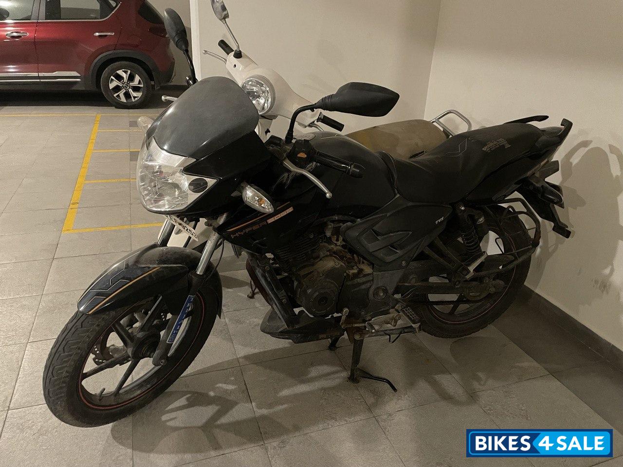 Black TVS Apache RTR 160