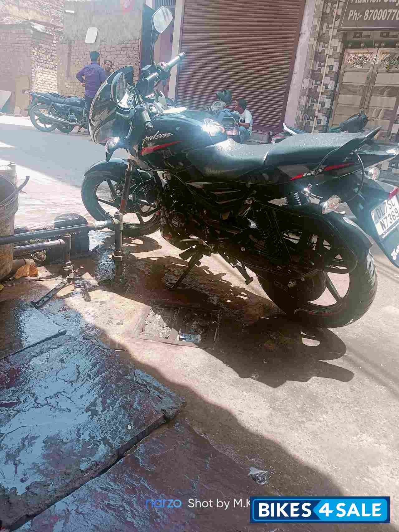 Black Bajaj Pulsar 125 Split Seat