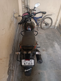 Black Bajaj Pulsar 125 Split Seat