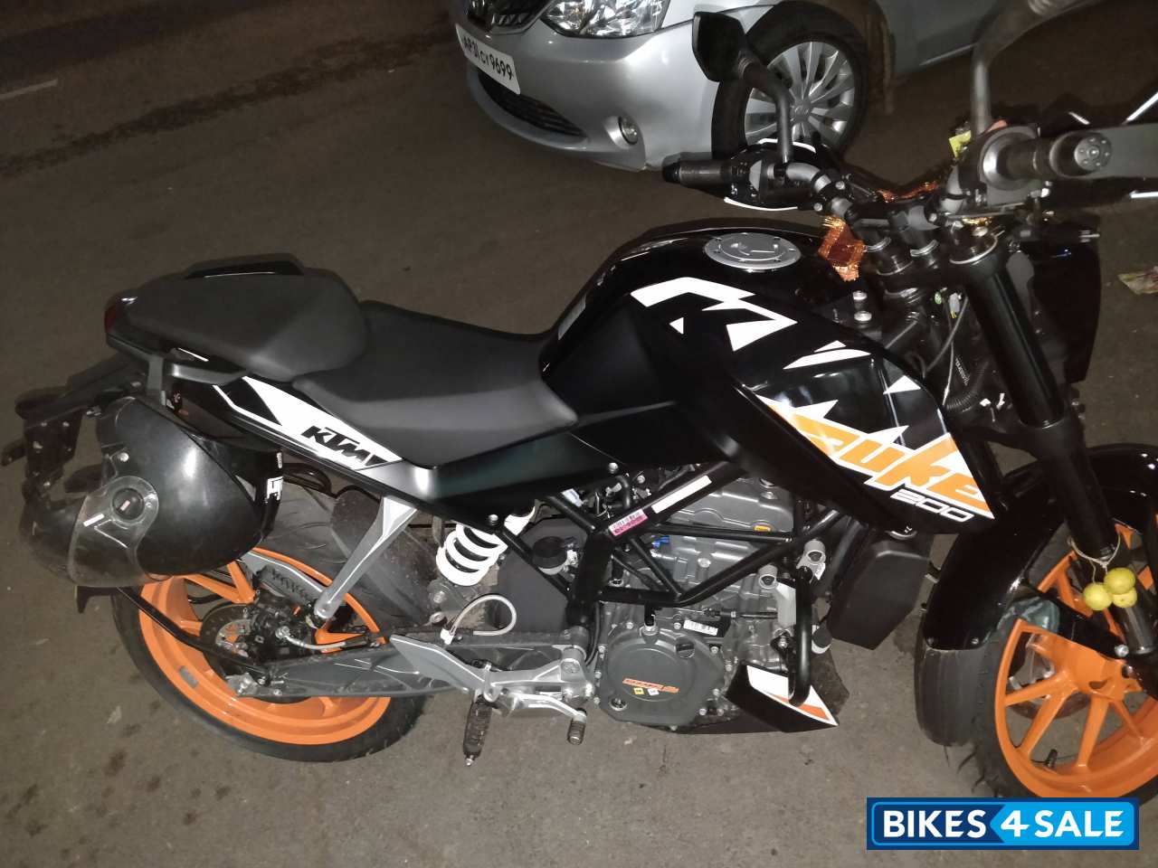 KTM Duke 200