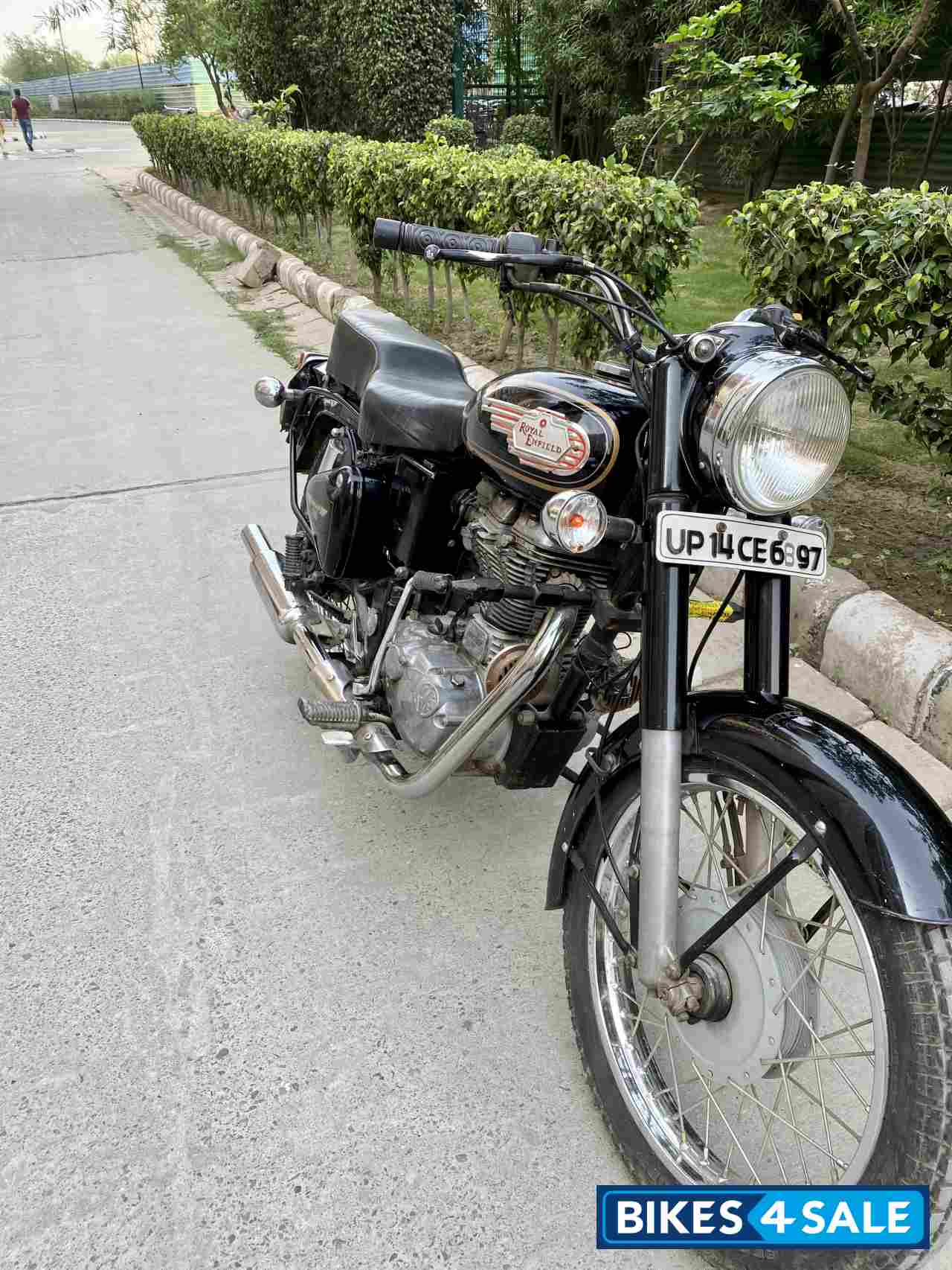 Black Royal Enfield Bullet Standard 350