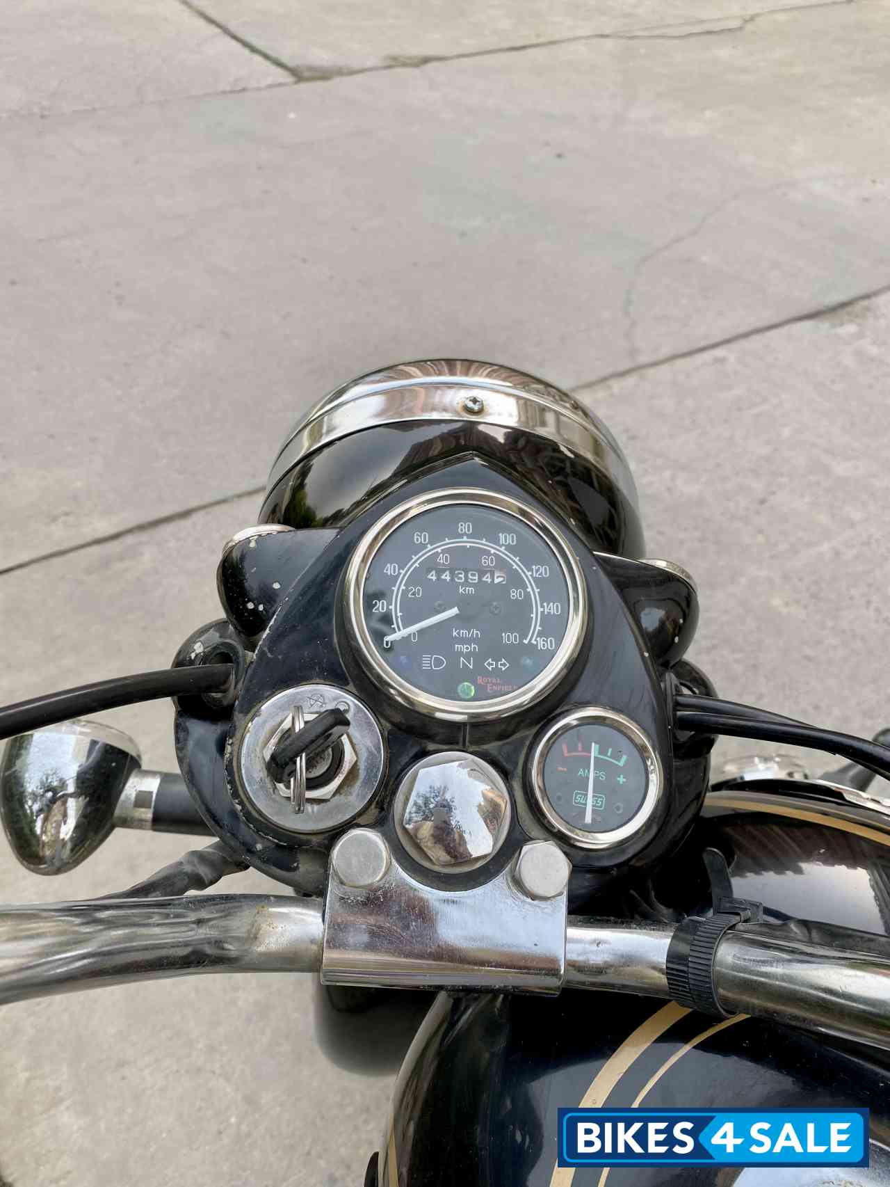 Black Royal Enfield Bullet Standard 350