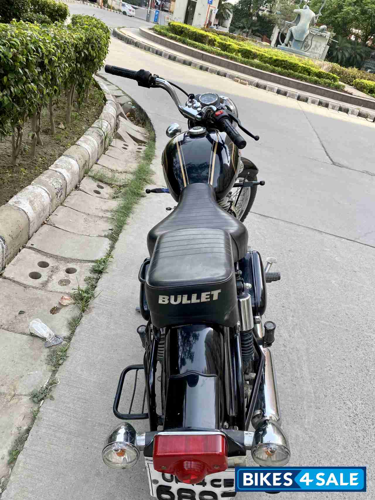 Black Royal Enfield Bullet Standard 350