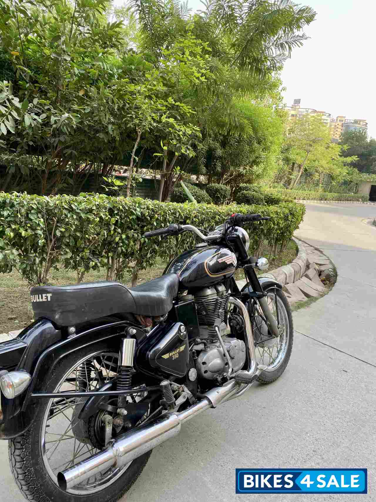 Black Royal Enfield Bullet Standard 350