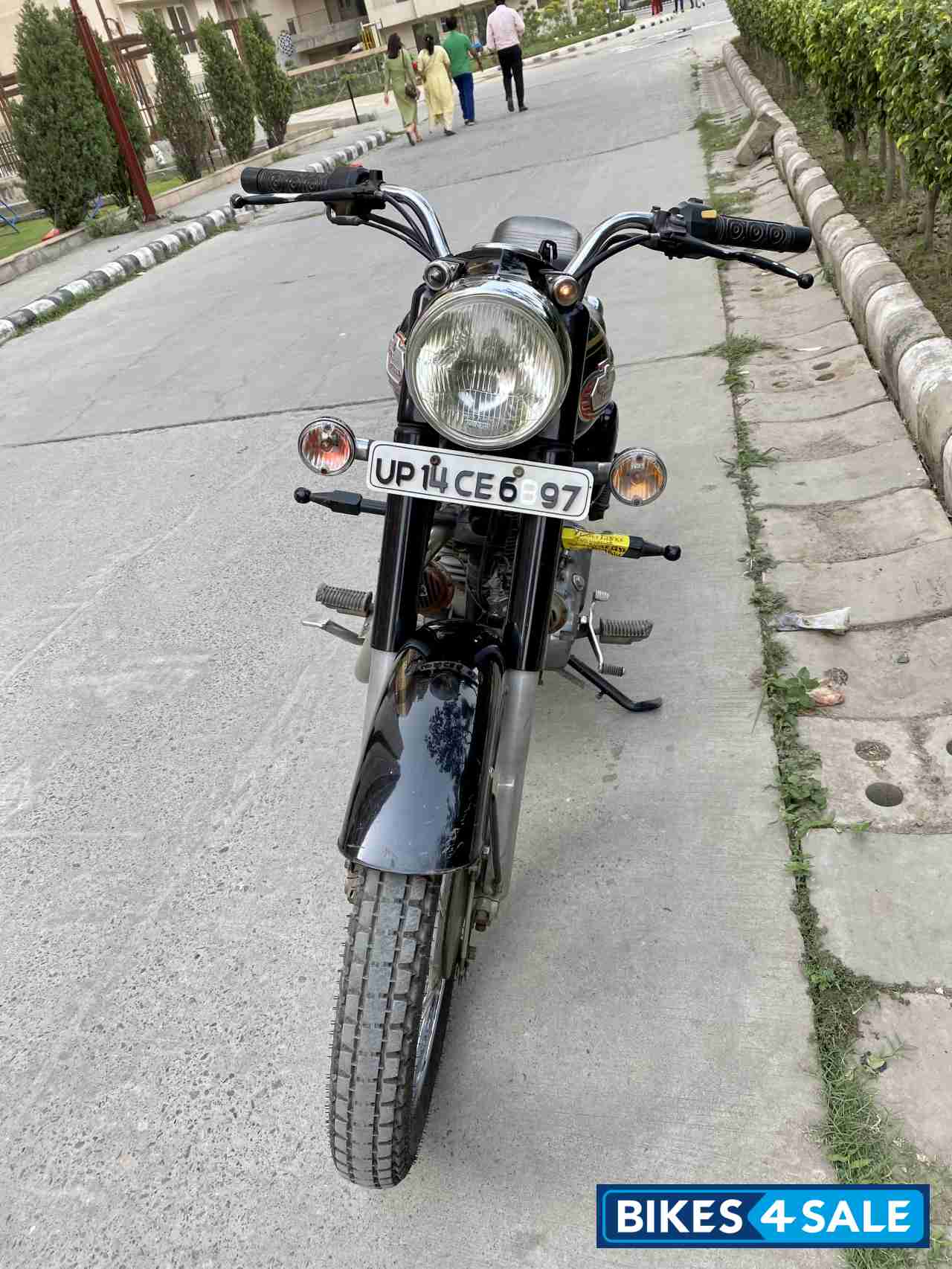 Black Royal Enfield Bullet Standard 350