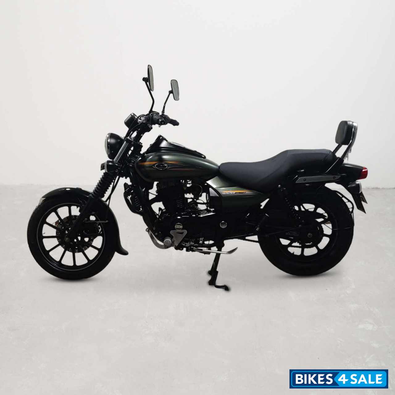 Bajaj Avenger Street 220