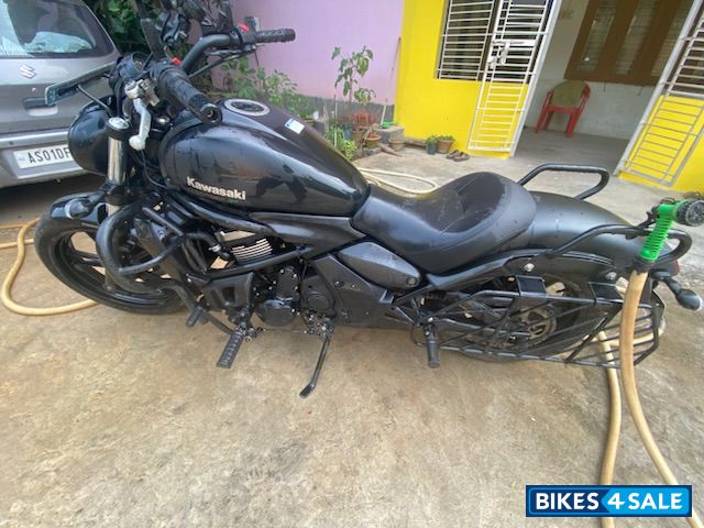 Black Kawasaki Vulcan S 650