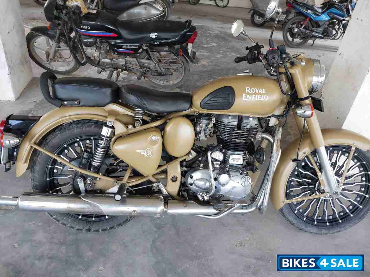 Royal Enfield Classic Desert Storm